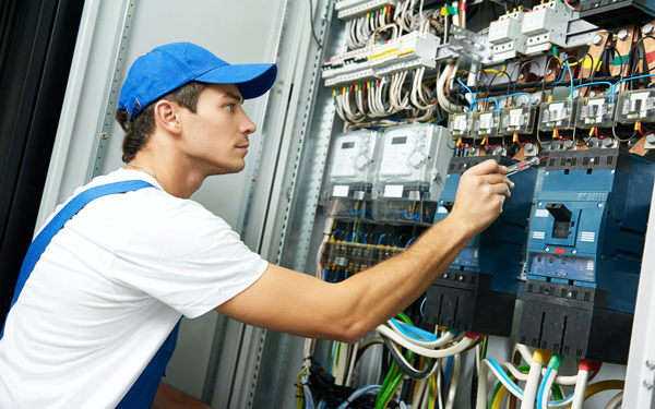 Certificate in Industrial Electrician (CIE)